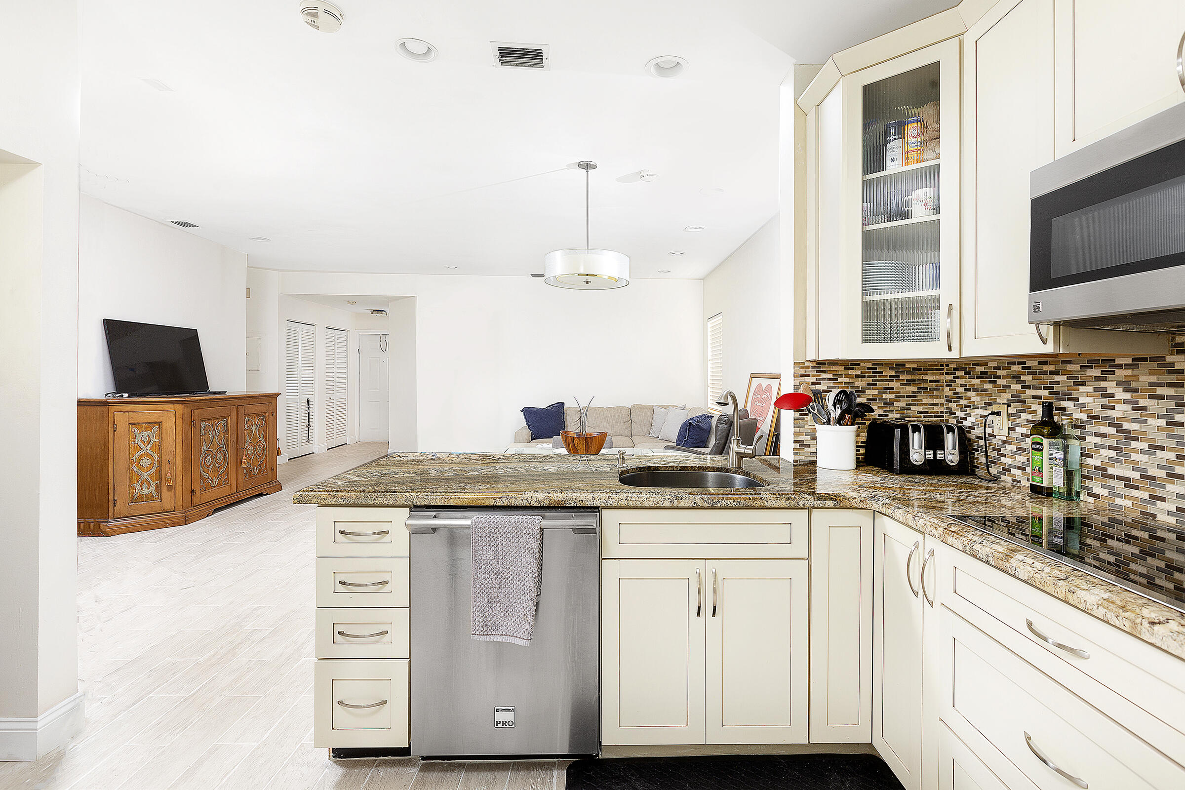 6682 Montego Bay Boulevard, Unit A Boca Raton, FL 33433 - Photo 5 of 23 06_LayoutFromKitchen