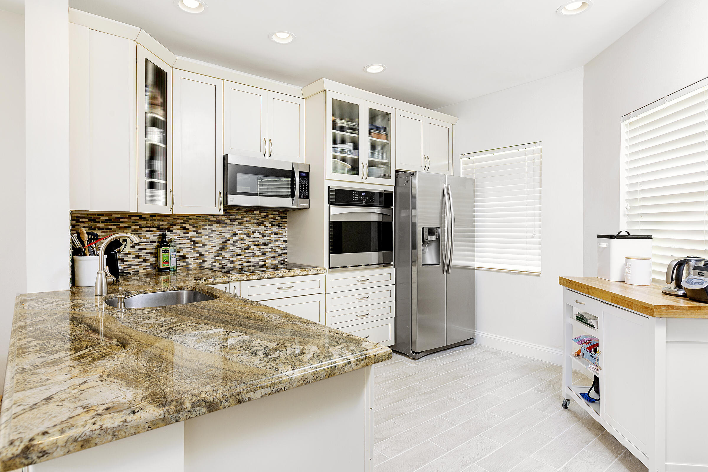 6682 Montego Bay Boulevard, Unit A Boca Raton, FL 33433 - Photo 6 of 23 10_Kitchen