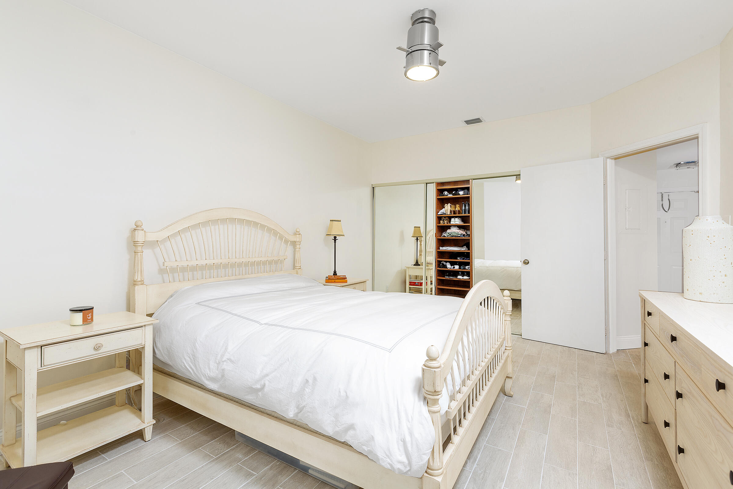 6682 Montego Bay Boulevard, Unit A Boca Raton, FL 33433 - Photo 7 of 23 11_Masterbedroom_1