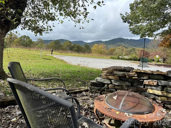 $399,000 | 1007 Dula Road, Spruce Pine, NC 28777