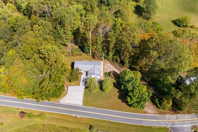 $422,000 | 1007 Dula Road, Spruce Pine, NC 28777