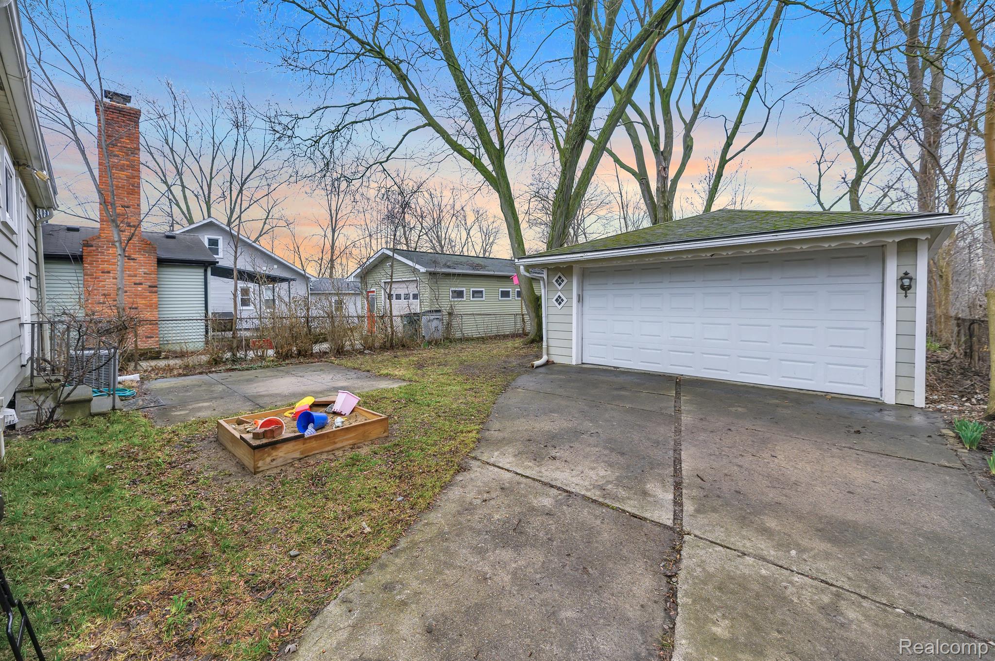 2715 Columbia Road Berkley, MI 48072 - Photo 46 of 51 Gallery Image 46