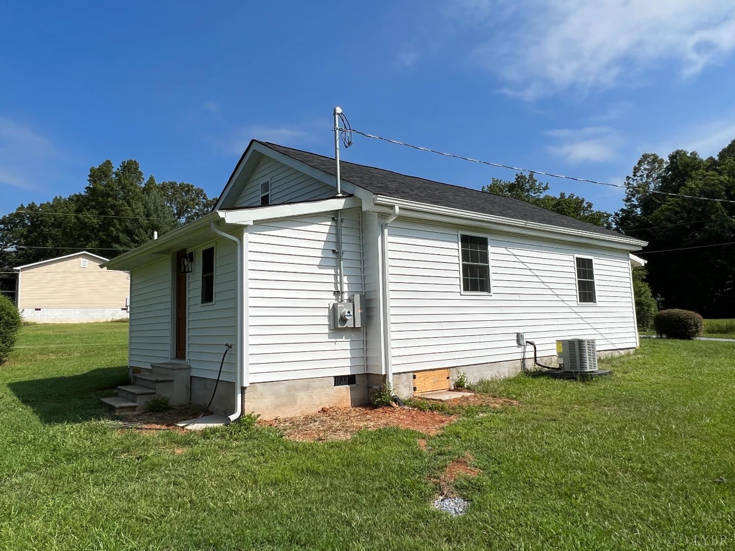 30 Sawmill Road Concord, VA 24538 - Photo 23 of 34 a front view of a house with a yard