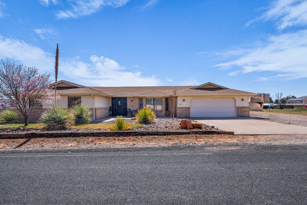 1865 West 5745 North St. George, UT 84770 - Photo 2 of 29 H-19