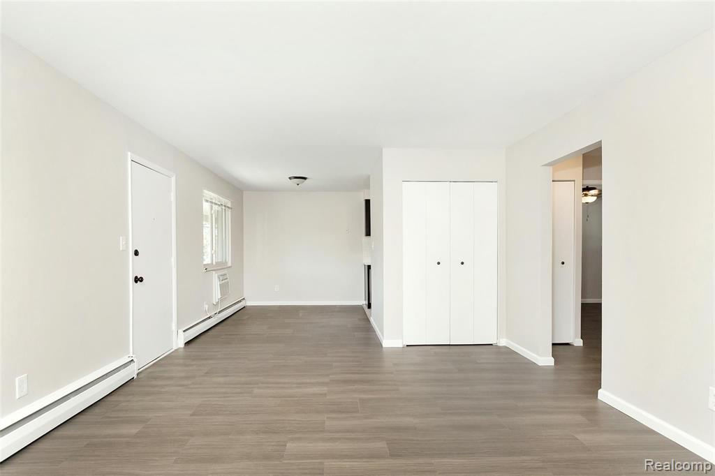 3350 Greenfield Road, Unit 22 Royal Oak, MI 48073 - Photo 2 of 18