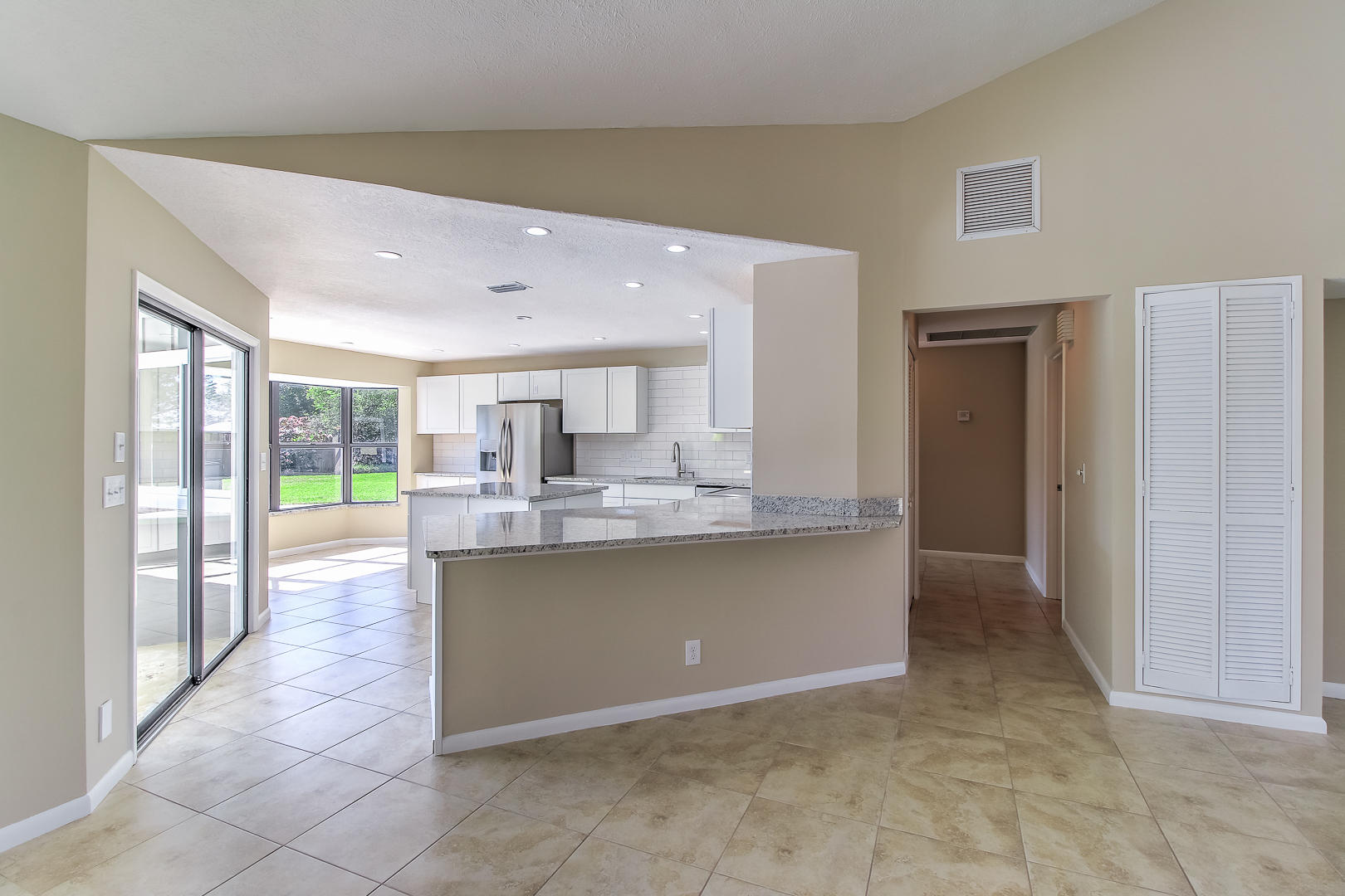 8572 Southeast Quail Ridge Way Hobe Sound, FL 33455 - Photo 8 of 33 E5A888E3-AE97-4E8D-BBB3-F0DE723146EE