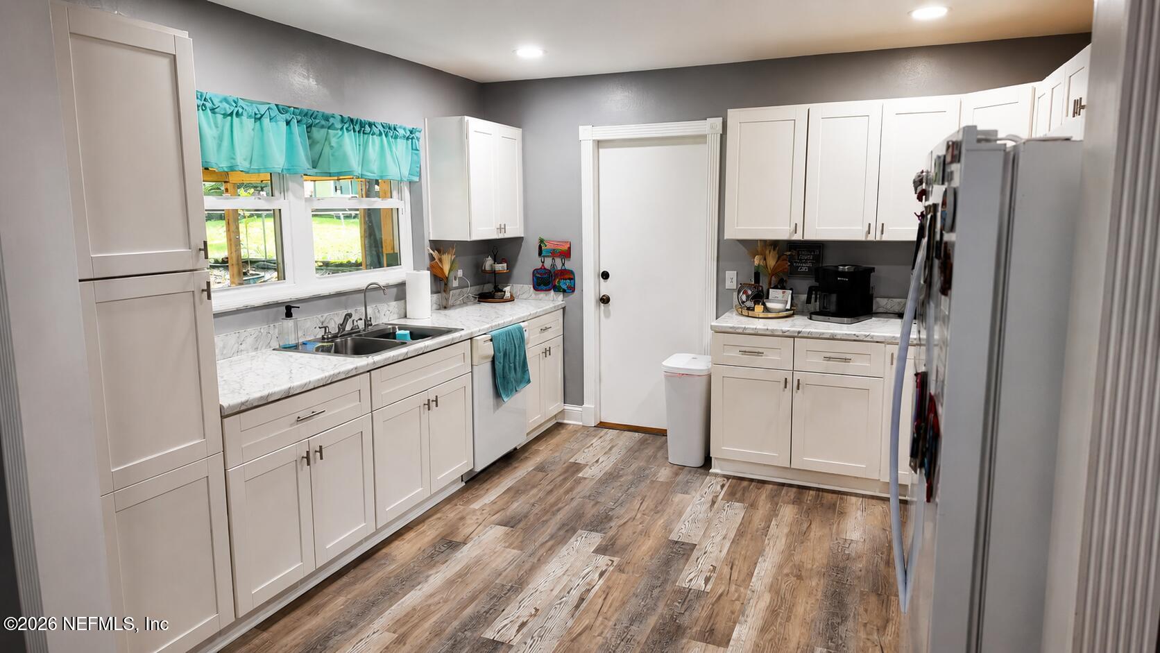 1050 Chapeau Road Jacksonville, FL 32211 - Photo 4 of 28 Kitchen