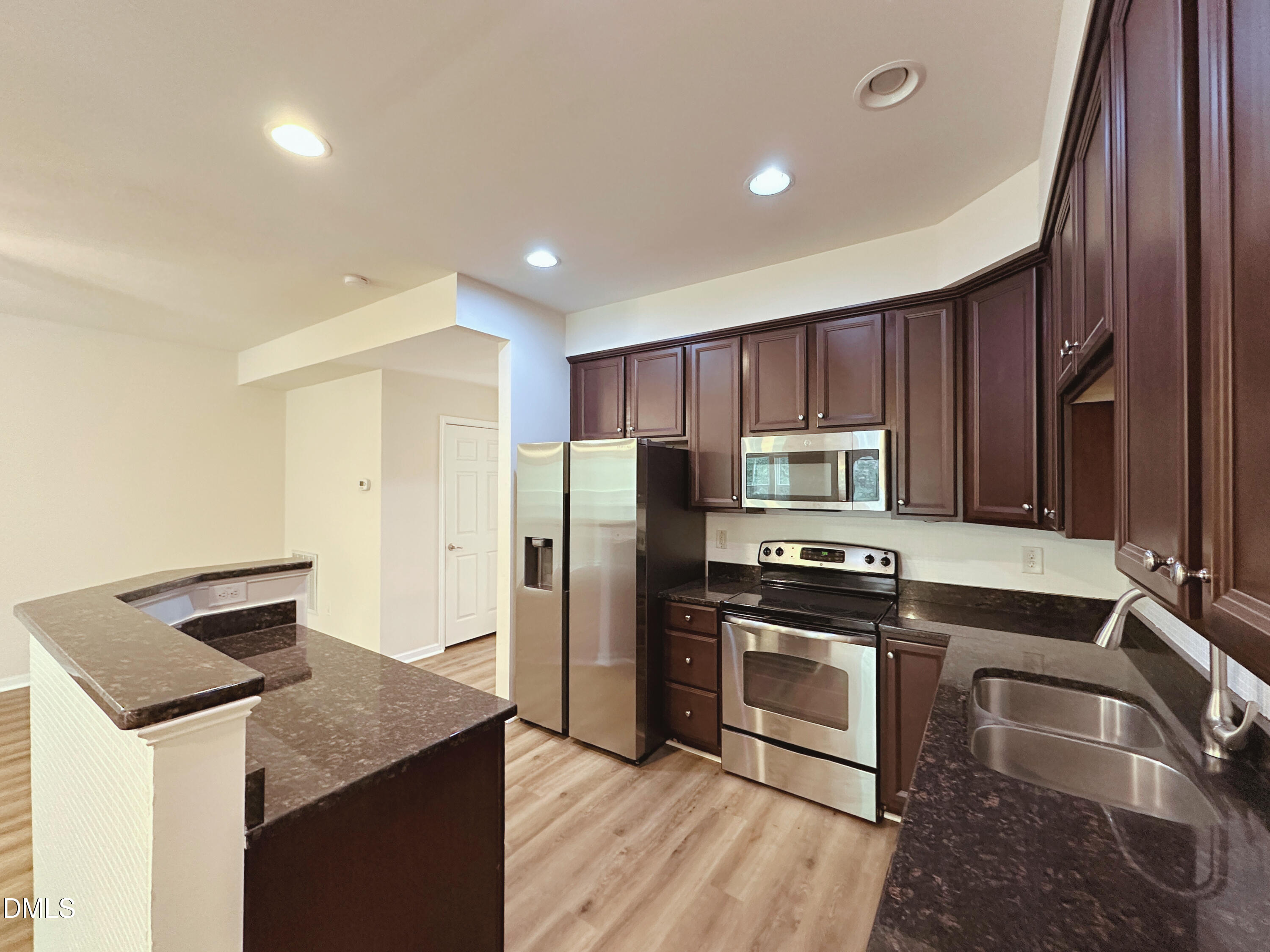 435 Panorama View Loop Cary, NC 27519 - Photo 5 of 38