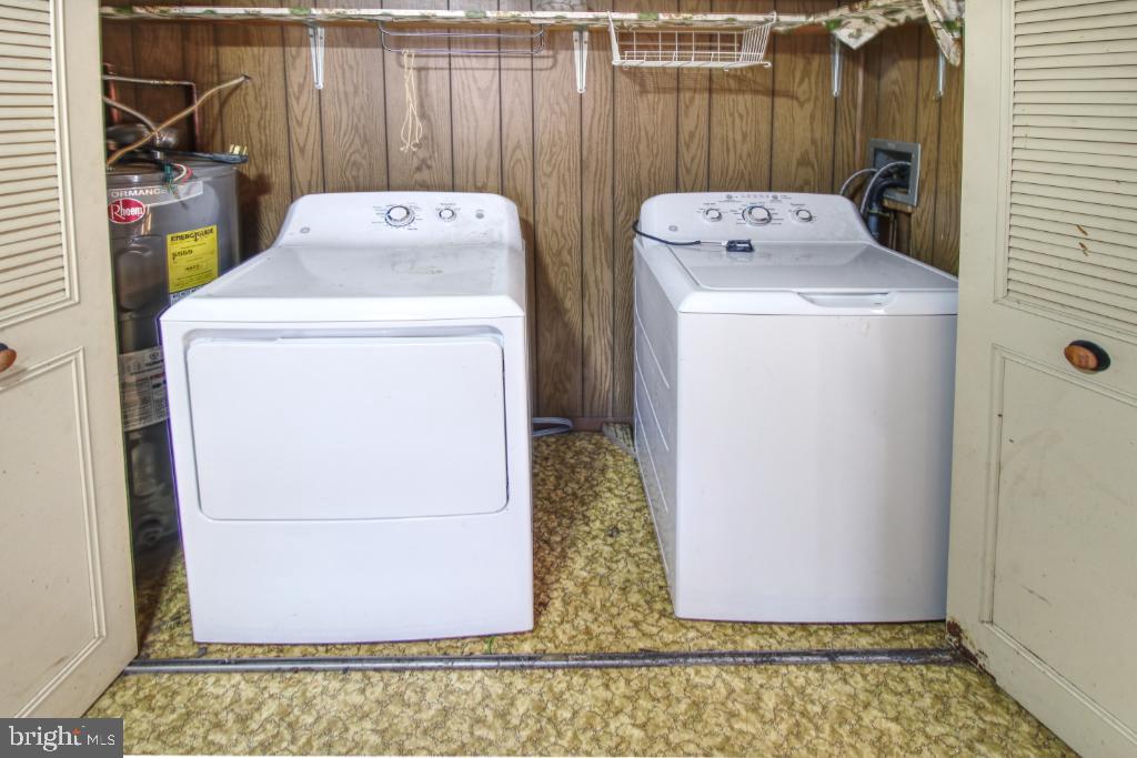 4417 Buffalo Road Mount Airy, MD 21771 - Photo 14 of 30 Laundry room with modern appliances.