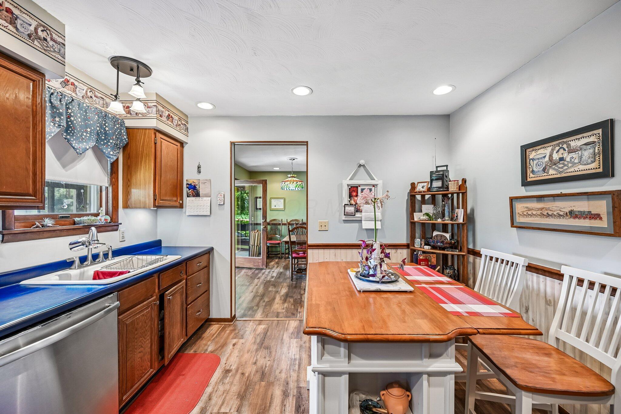 8089 York Road Southwest Pataskala, OH 43062 - Photo 12 of 67 Kitchen