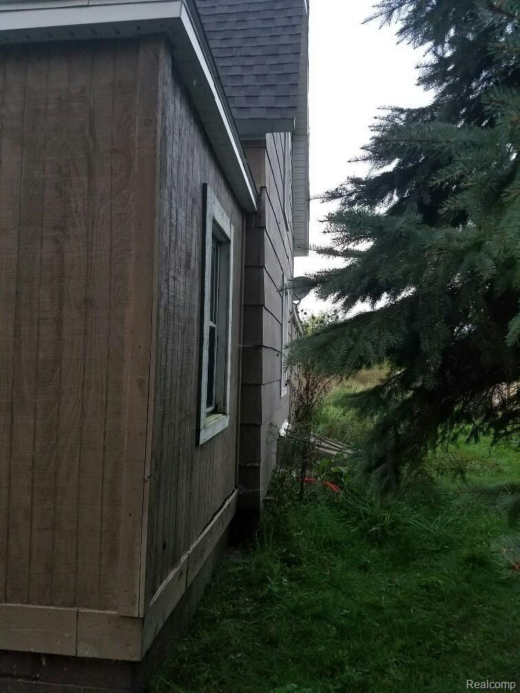 9240 Crofoot Road Fowlerville, MI 48836 - Photo 1 of 15 Exterior.jpg