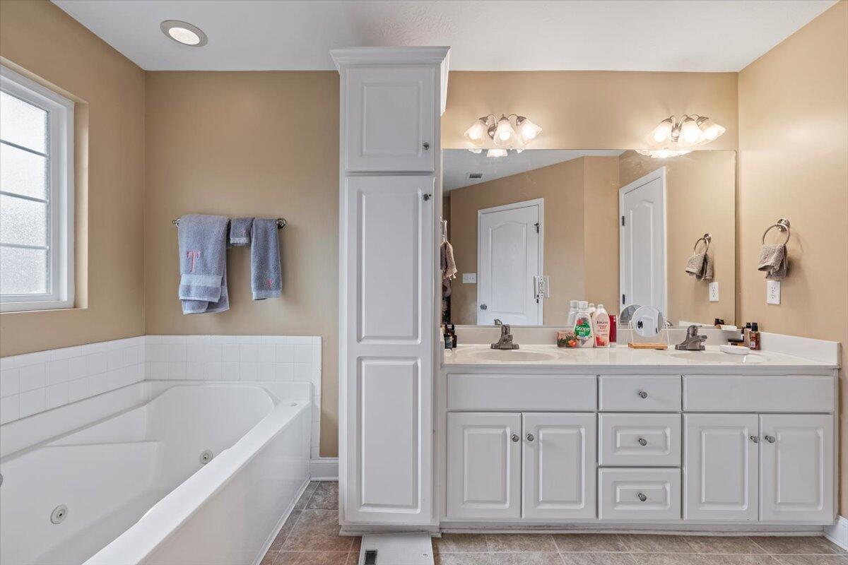 4732 Storey Mill Road Hephzibah, GA 30815 - Photo 22 of 37 22-OWNERS BATHROOM