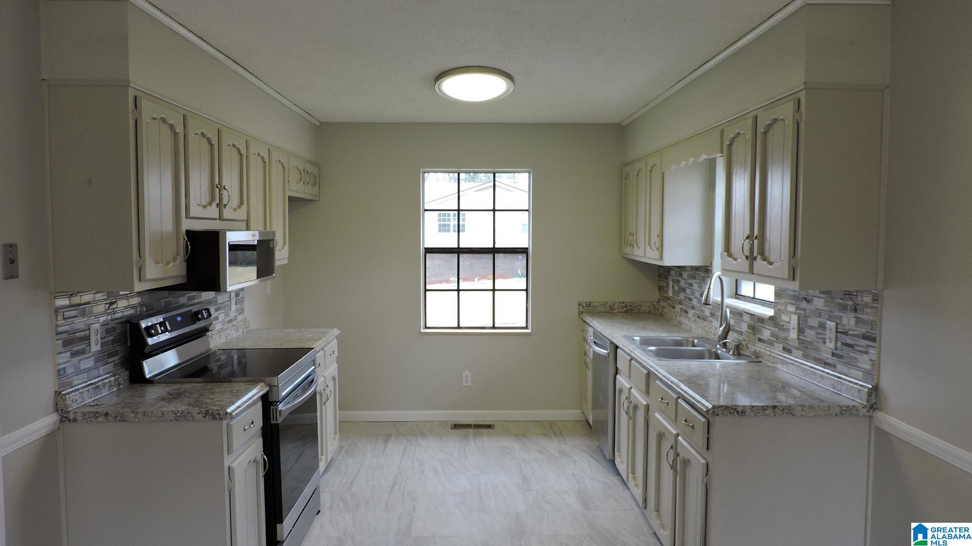 409 13th Street Pleasant Grove, AL 35127 - Photo 8 of 23
