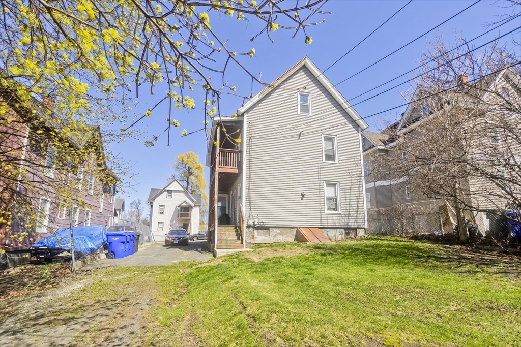 845 Worthington Street Springfield, MA 01105 - Photo 3 of 14 Gallery Image 3