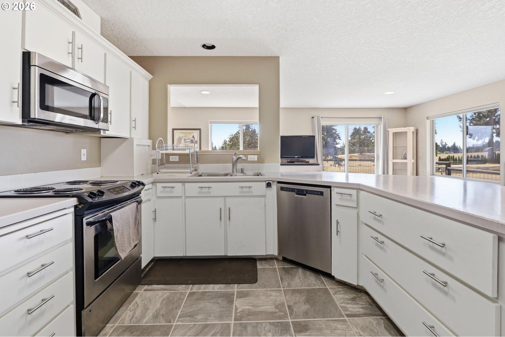 24601 Southwest Mountain Road West Linn, OR 97068 - Photo 9 of 38 Kitchen