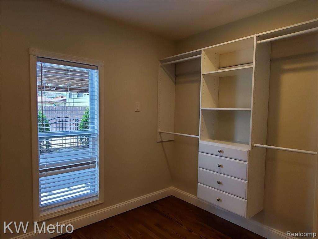 2805 Crooks Road Royal Oak, MI 48073 - Photo 10 of 21
