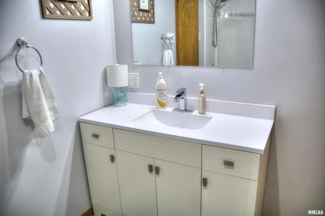 $149,900 | 206 East Smith Street, Colchester, IL 62326