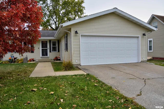 $149,900 | 206 East Smith Street, Colchester, IL 62326