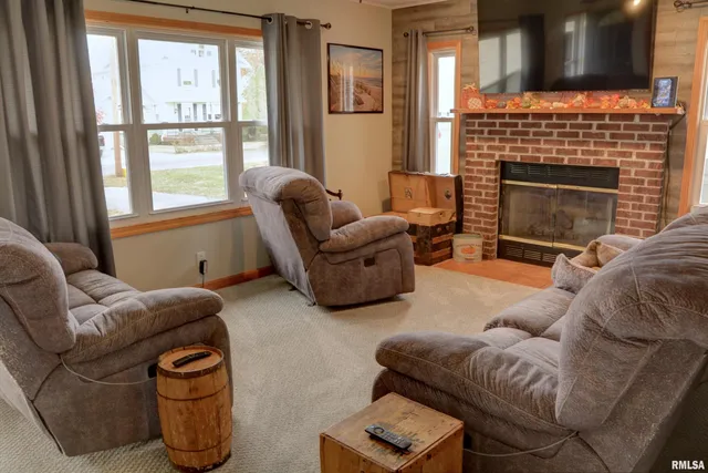 $149,900 | 206 East Smith Street, Colchester, IL 62326