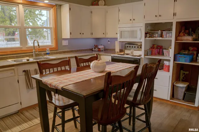 $149,900 | 206 East Smith Street, Colchester, IL 62326