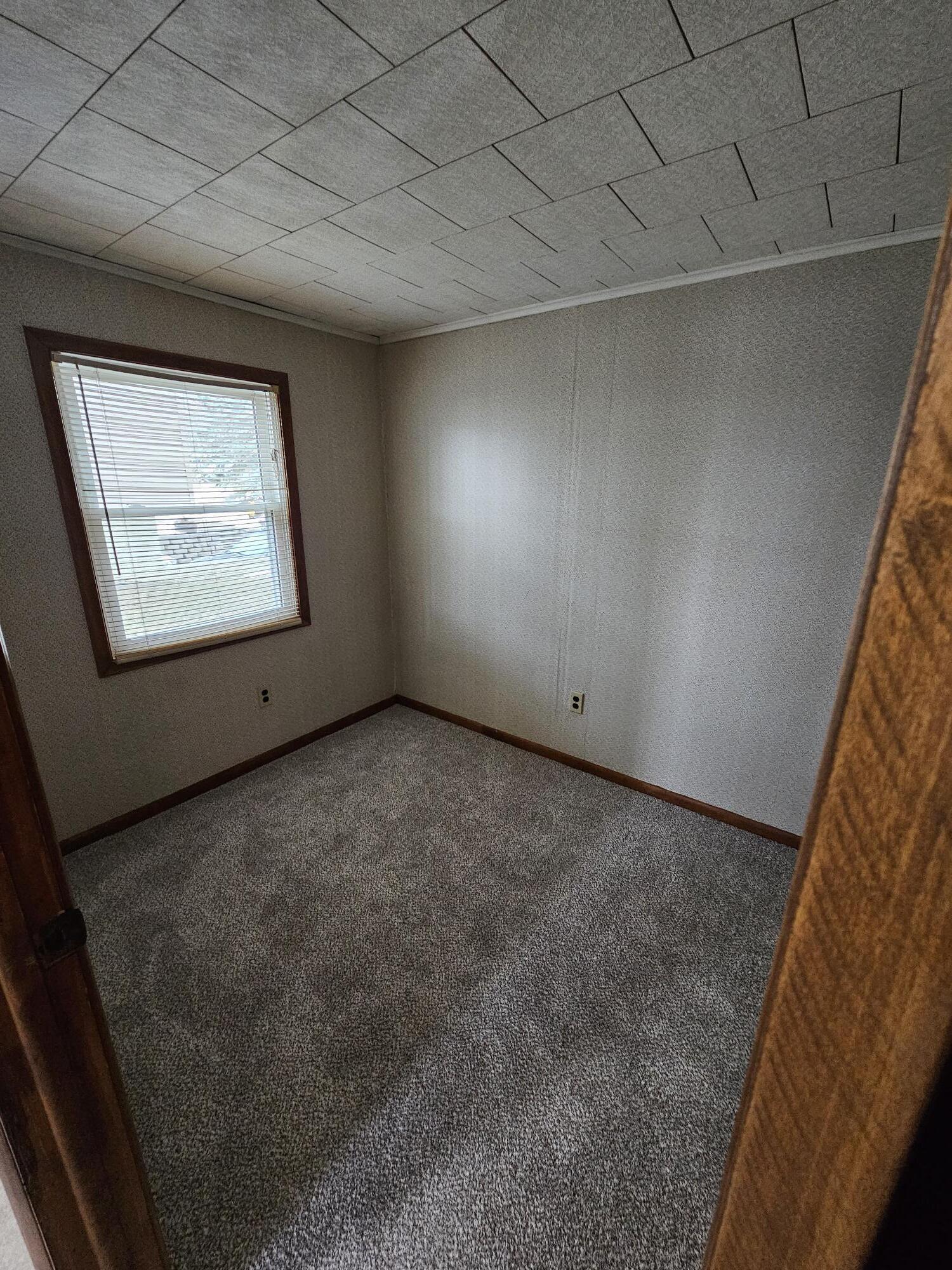 414 Quarterline Street Portland, MI 48875 - Photo 14 of 30 Bedroom 3