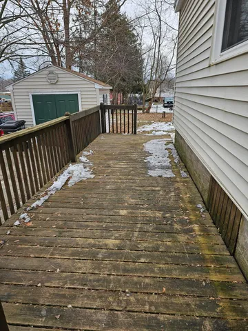 $169,900 | 414 Quarterline Street, Portland, MI 48875