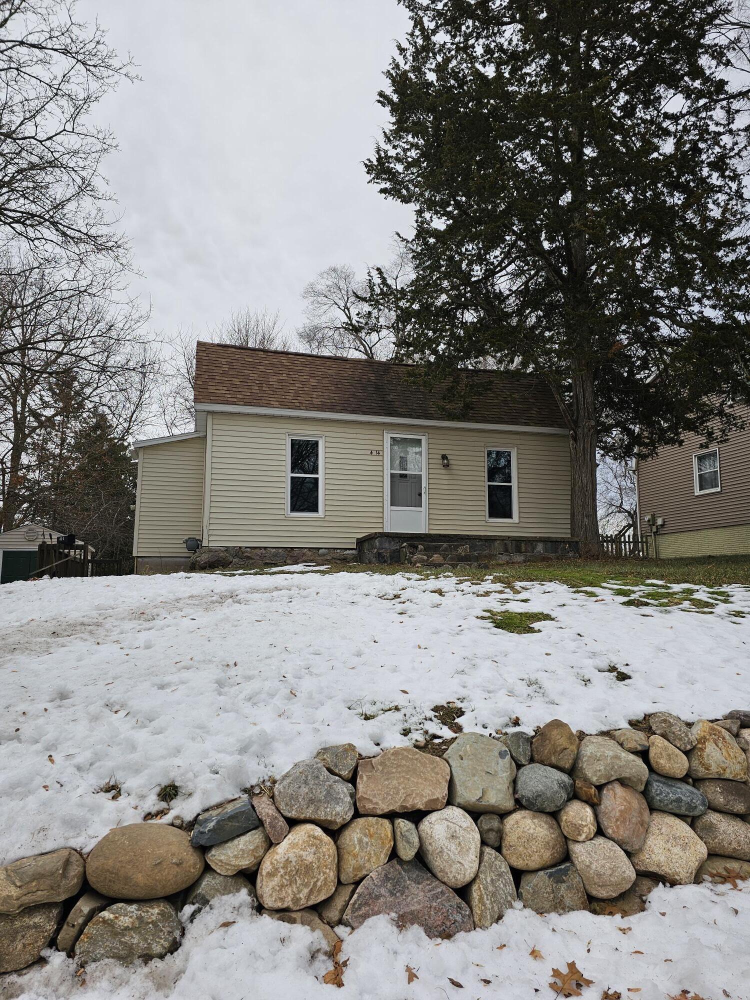 414 Quarterline Street Portland, MI 48875 - Photo 30 of 30 Front of home