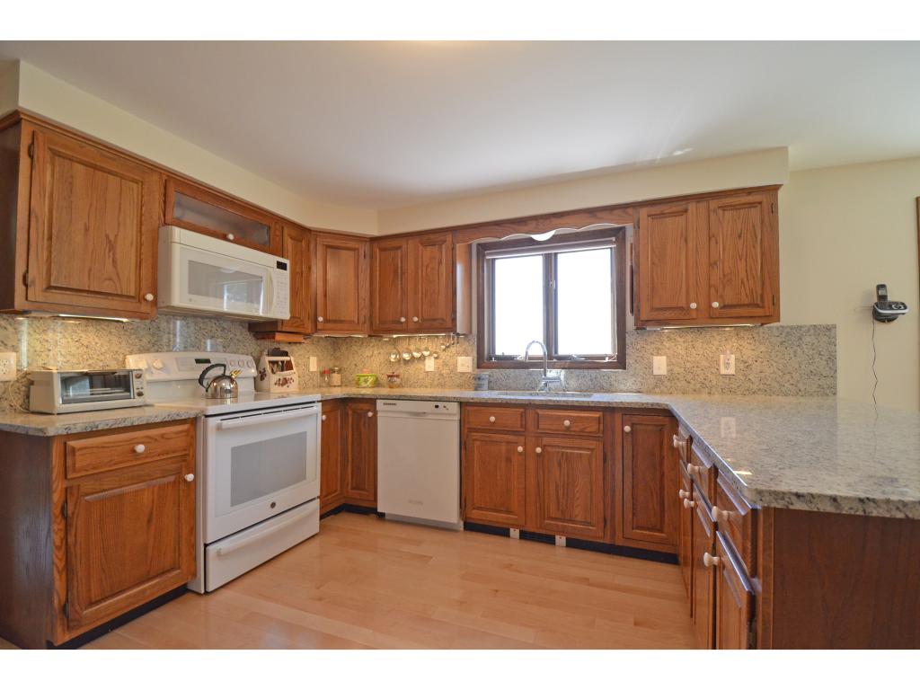 76 Peaslee Road Merrimack, NH 03054 - Photo 4 of 27 Gallery Image 4