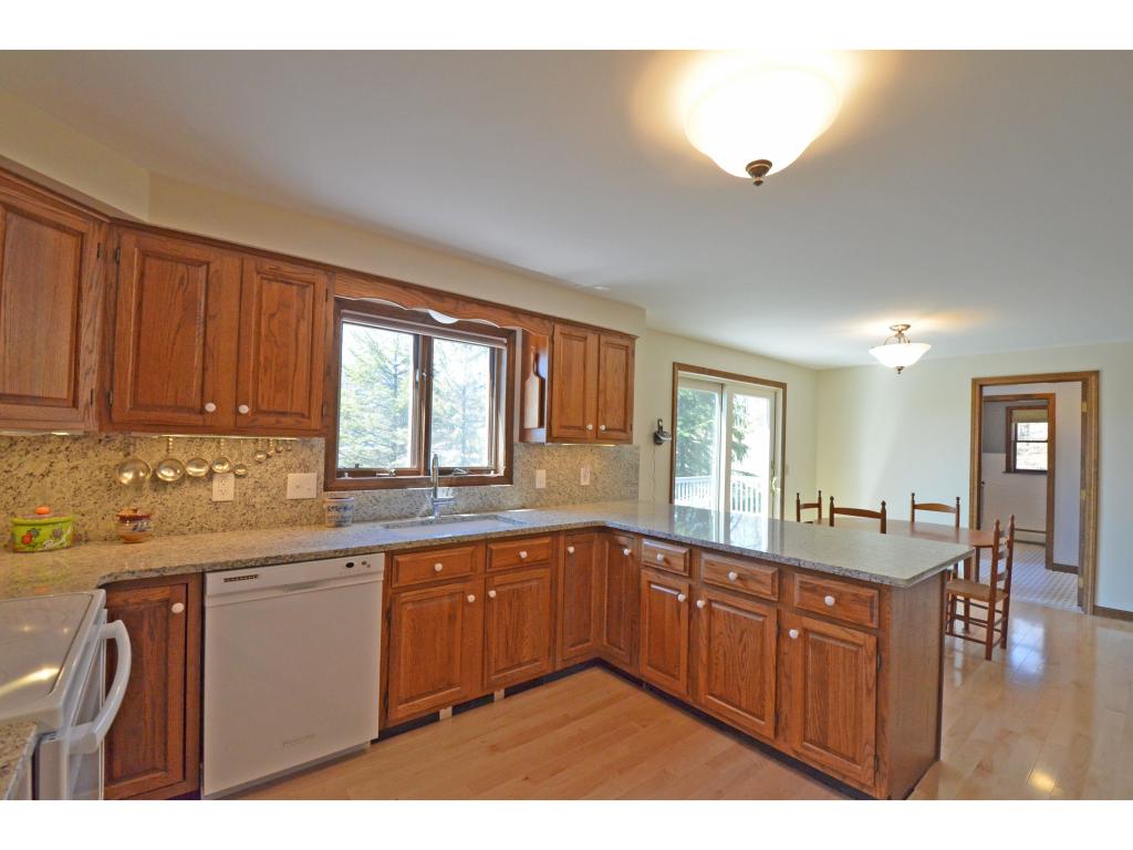 76 Peaslee Road Merrimack, NH 03054 - Photo 5 of 27 Gallery Image 5
