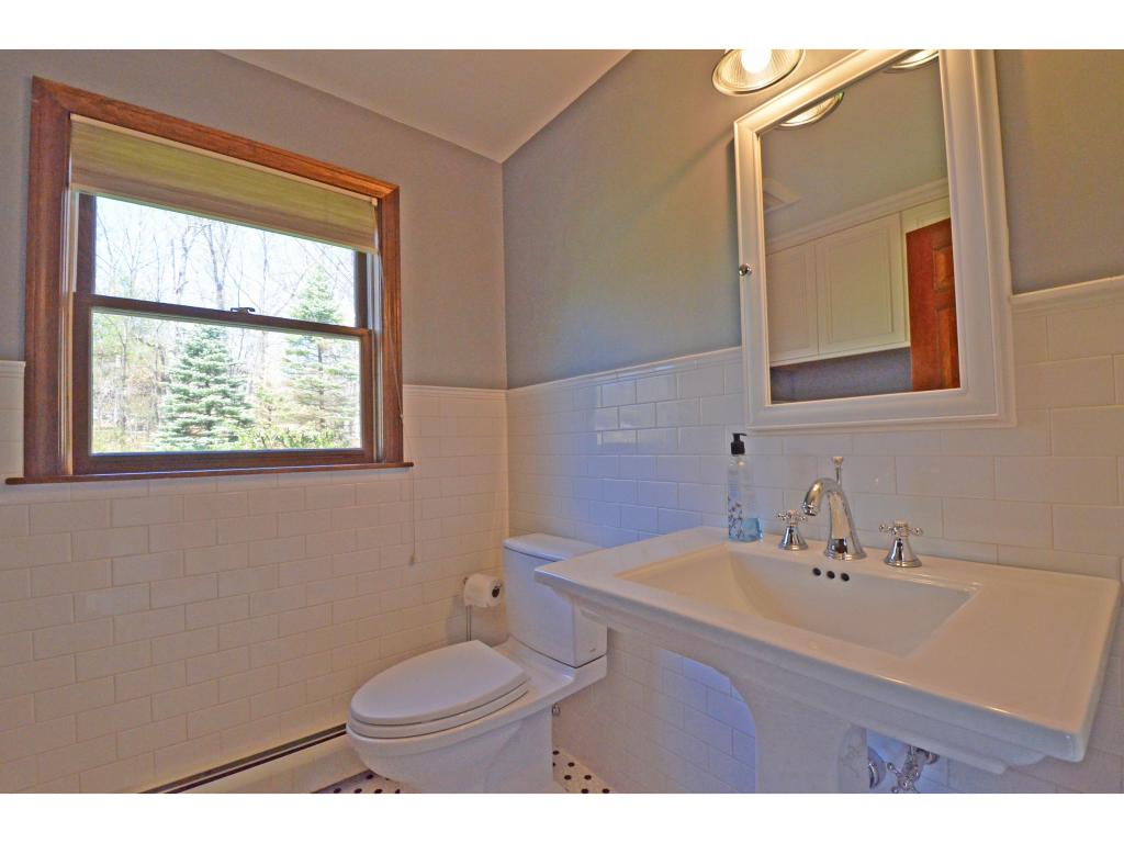 76 Peaslee Road Merrimack, NH 03054 - Photo 10 of 27 Gallery Image 10
