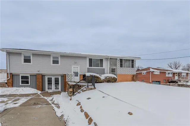 a house view with a outdoor space
