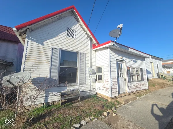 $29,900 | 204 East Mulberry Street, Westport, IN 47283