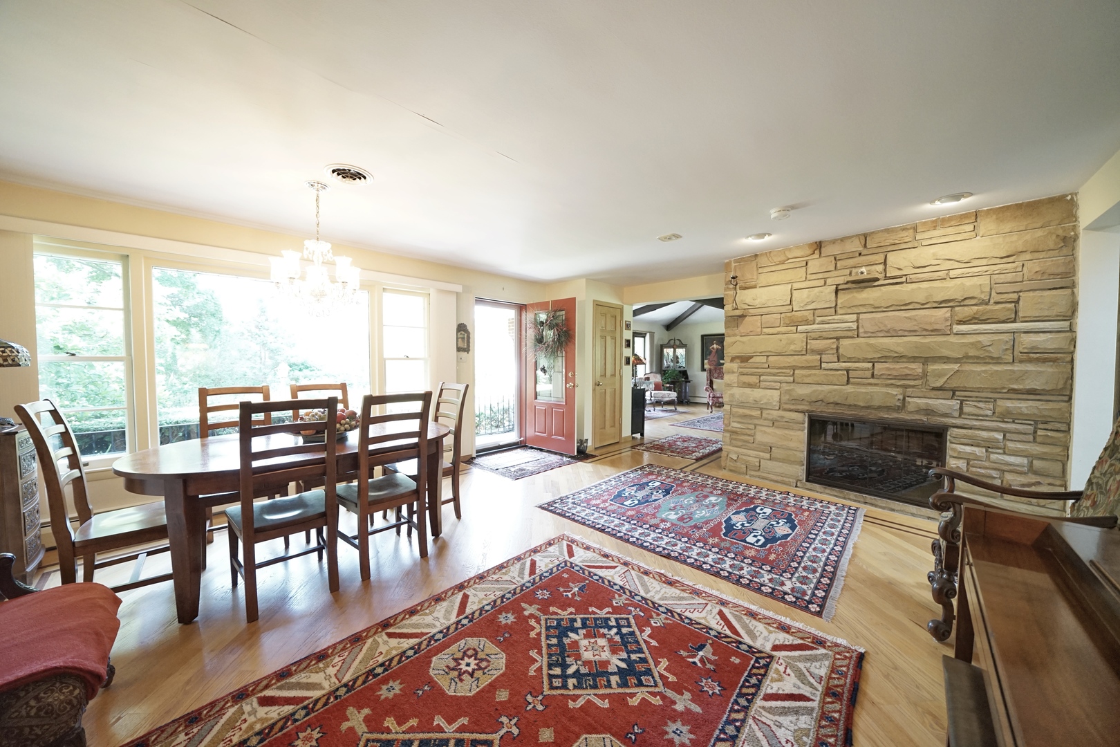 203 Bradwell Road Inverness, IL 60010 - Photo 5 of 77