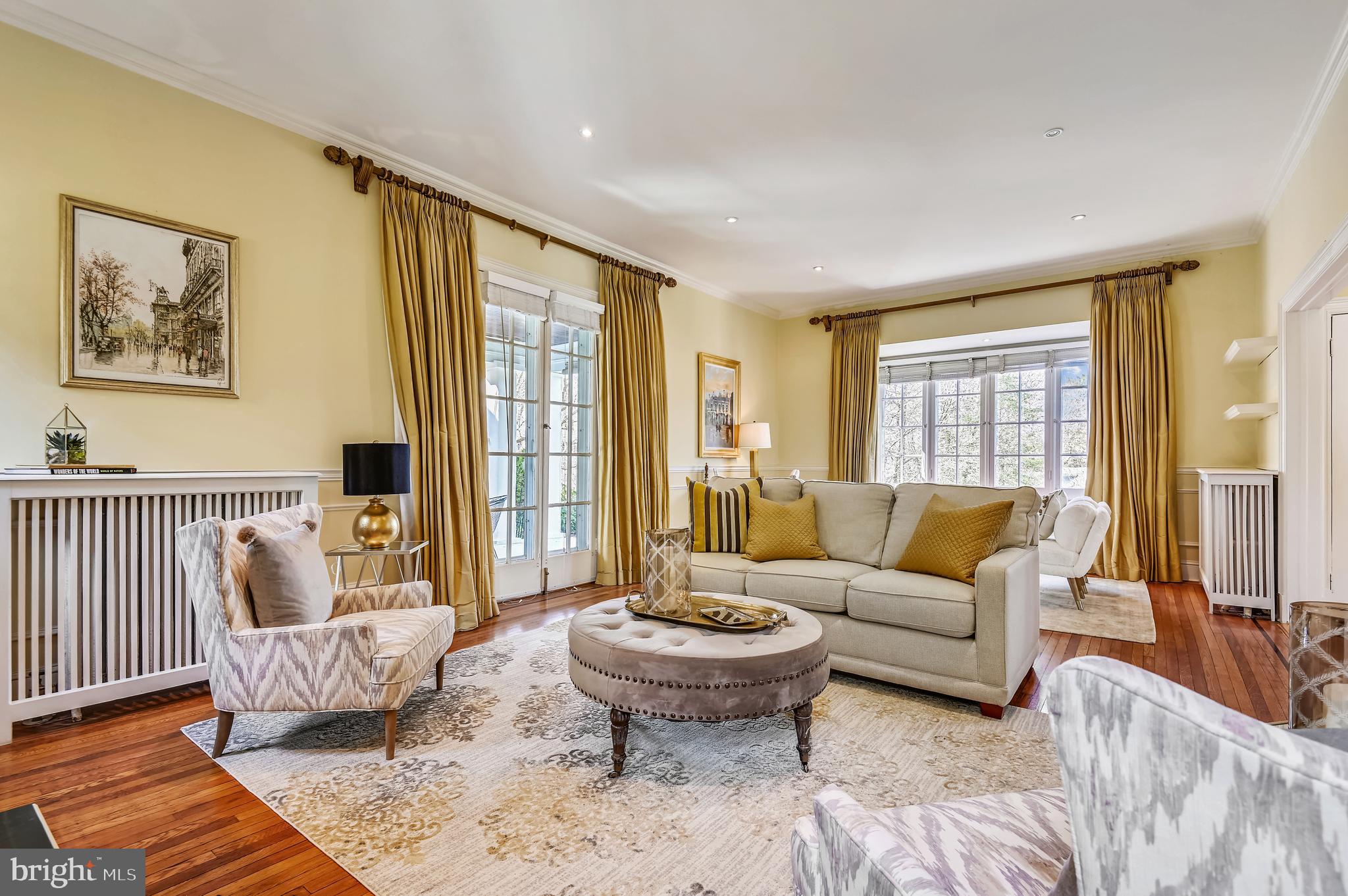 4309 Rugby Road Baltimore, MD 21210 - Photo 11 of 51 Living Room