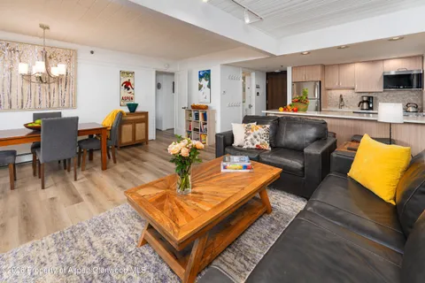 $1,150,000 | 30 Anderson Lane, Unit 806, Snowmass Village, CO 81615