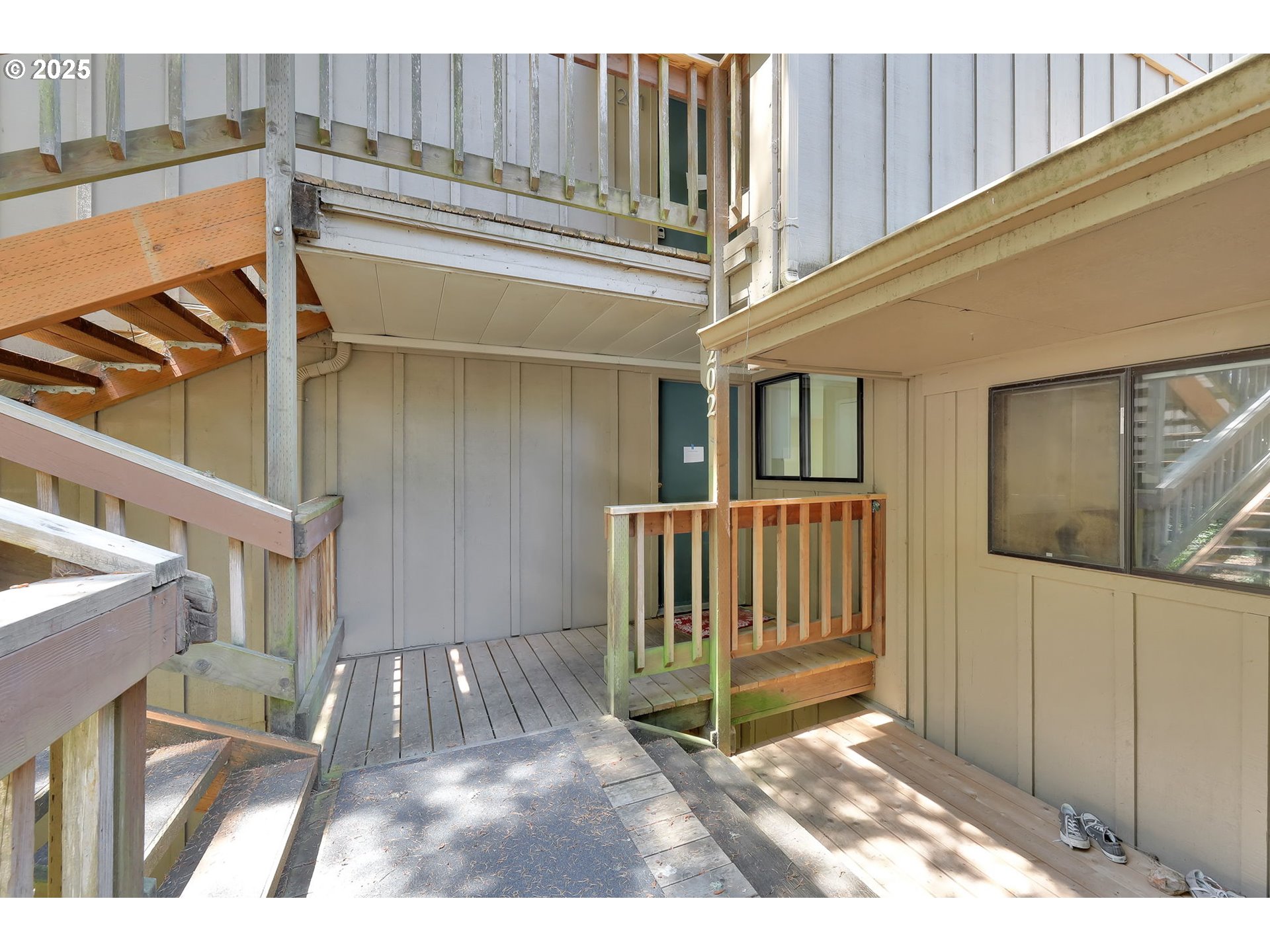 202 Trailside Loop Eugene, OR 97405 - Photo 2 of 37 Gallery Image 2