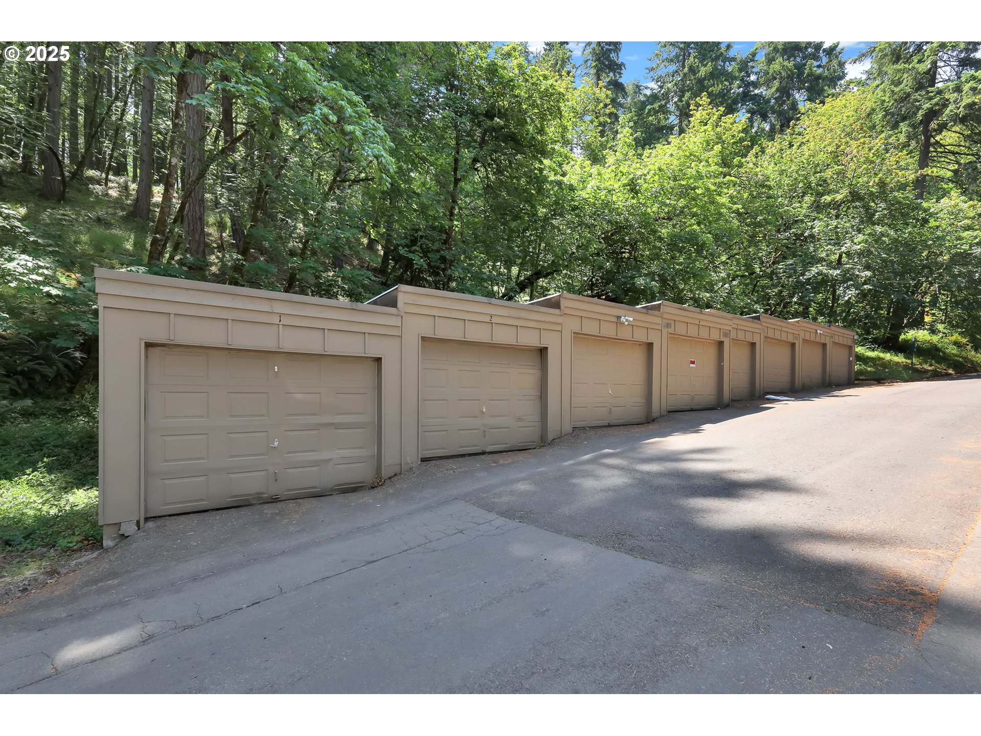 202 Trailside Loop Eugene, OR 97405 - Photo 29 of 37 Gallery Image 29