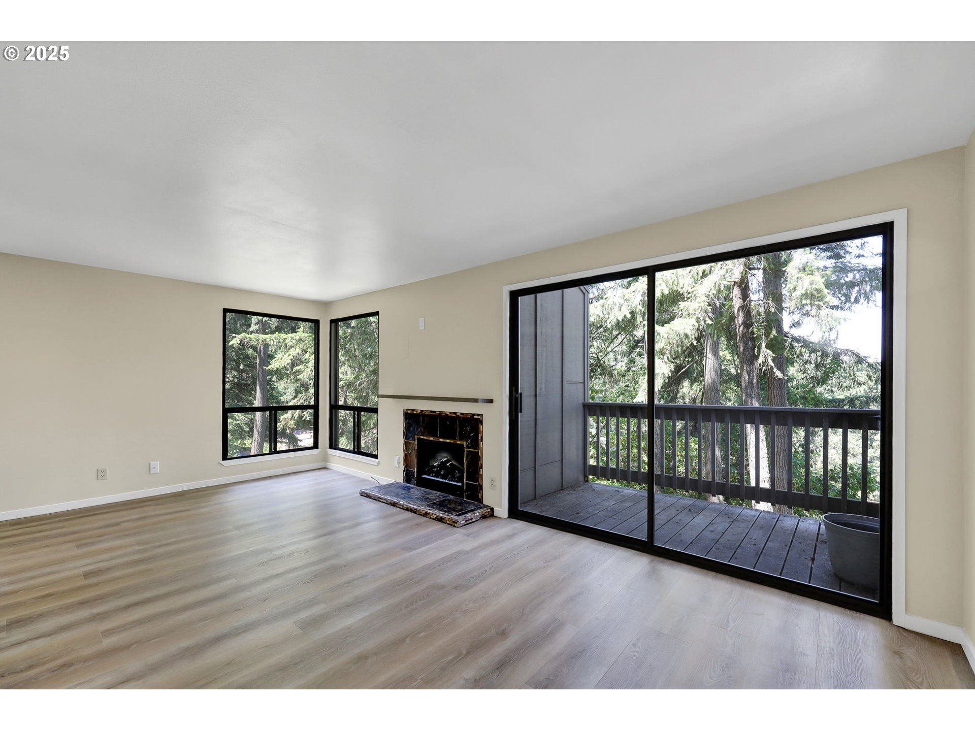 202 Trailside Loop Eugene, OR 97405 - Photo 10 of 37 Gallery Image 10