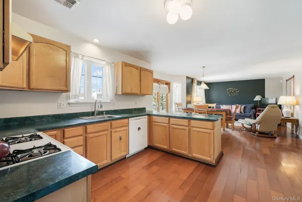 $699,000 | 70 Woodland Road, Monroe, NY 10950