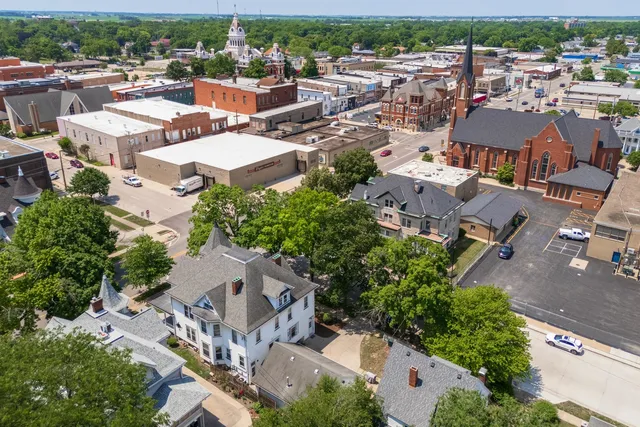 $274,900 | 205 East Howard Street, Pontiac, IL 61764