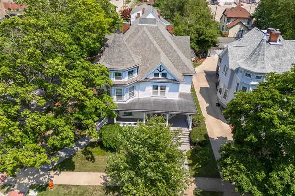 $269,900 | 205 East Howard Street, Pontiac, IL 61764