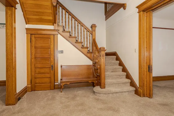 $269,900 | 205 East Howard Street, Pontiac, IL 61764