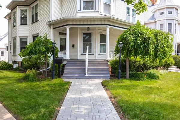 $269,900 | 205 East Howard Street, Pontiac, IL 61764