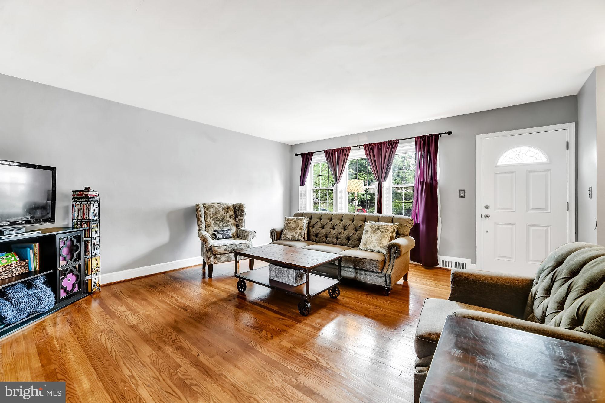 1832 Deveron Road Towson, MD 21286 - Photo 3 of 28 Beautiful Hardwood floors