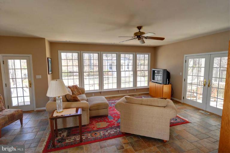 234 Rolling Road Gaithersburg, MD 20877 - Photo 17 of 28 Family Room