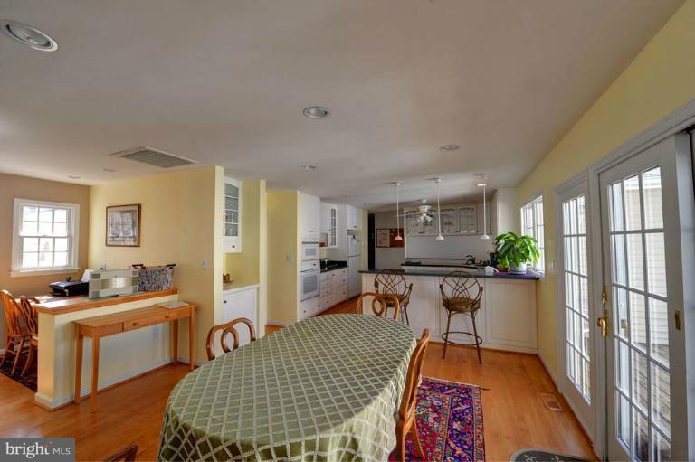 234 Rolling Road Gaithersburg, MD 20877 - Photo 18 of 28 Dining Room