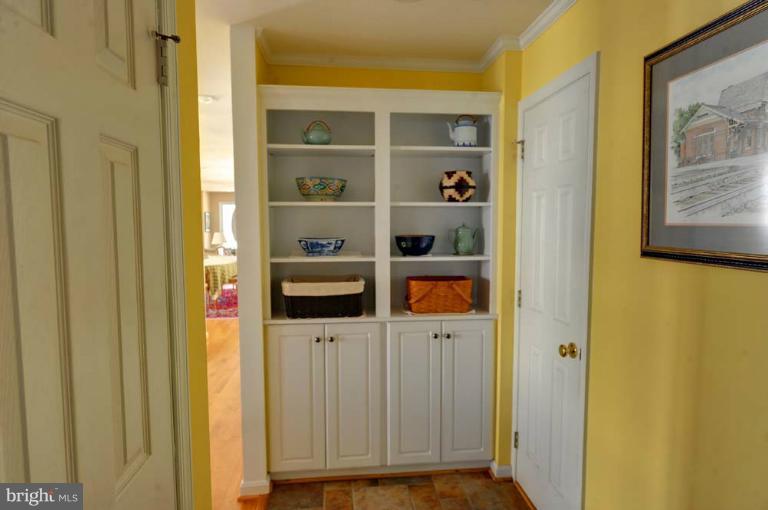 234 Rolling Road Gaithersburg, MD 20877 - Photo 6 of 28 Interior (General)