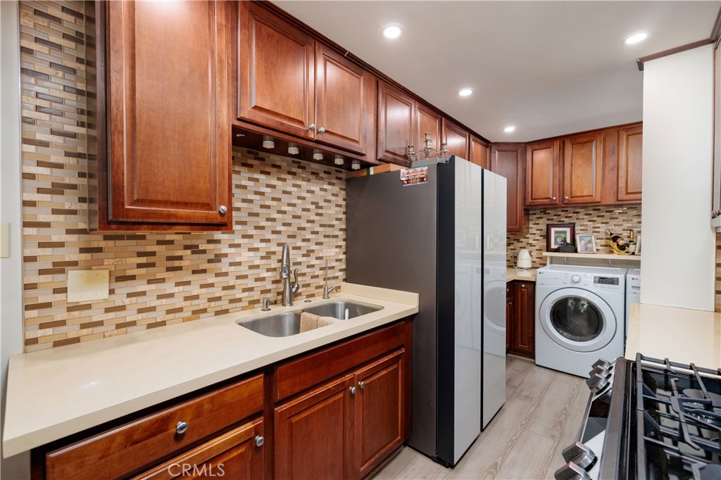 1351 West Maxwell Lane Upland, CA 91786 - Photo 3 of 20