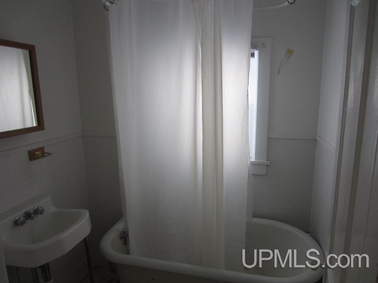 723 Cleveland Avenue Ishpeming, MI 49849 - Photo 6 of 18 Gallery Image 6