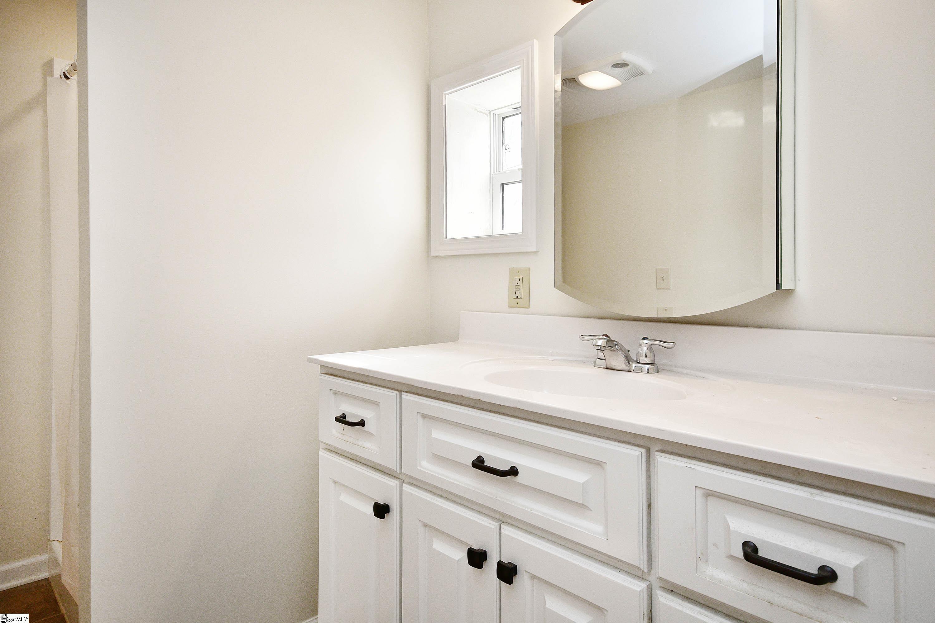 223 Glenwood Road Easley, SC 29640 - Photo 20 of 36 Gallery Image 20